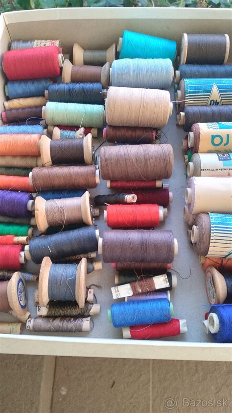 Rôzne látky a šijacie potreby