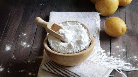 detail zložiek sucheho samponu ako kaolin a tapiokovy skrob