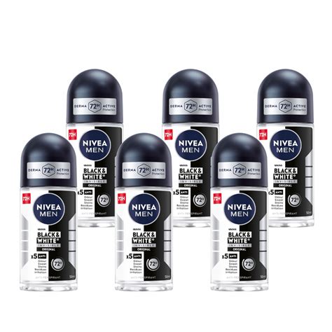 Žena aplikujúca antiperspirant do oholeného podpazušia
