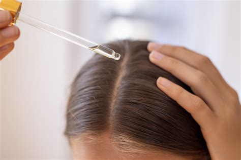 aplikácia šampónu do vlasov