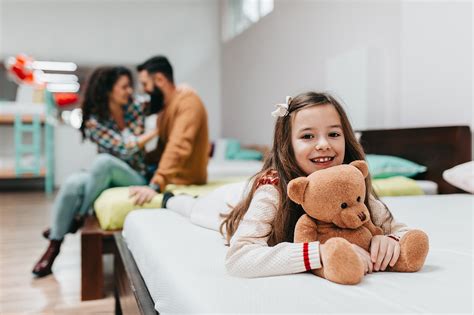 Rôzne štýly a farby kostýmových parochní