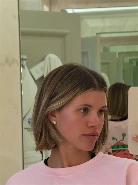 Sofia Richie Grainge pred a po premene na francúzsky bob