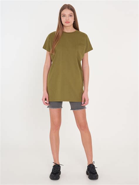 Mužské predĺžené tričko s bočnými rozparkami