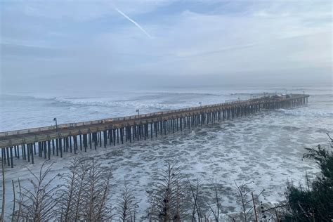 Vysoký cop s vlnami