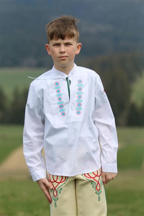Chlapčenská tanečná košeľa - detail strihu
