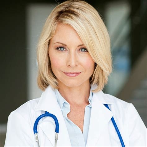 rozne znacky suchych samponov na policke v drogérii