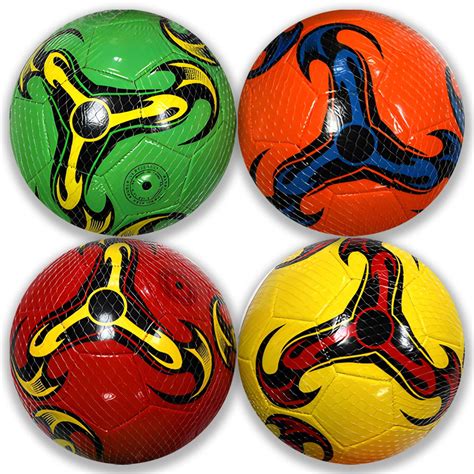 Koláž košeľových šiat v rôznych farbách a vzoroch