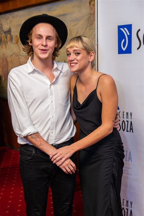 Portrét speváčky Emmy Drobnej