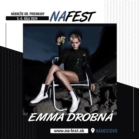 Emma Drobná počas koncertného vystúpenia