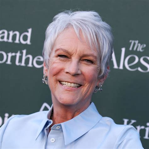 Jamie Lee Curtis s krátkym Pixie strihom