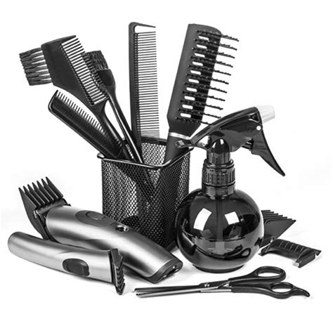 kadernícke pomôcky a profesionálna vlasová kozmetika na pracovnom stole