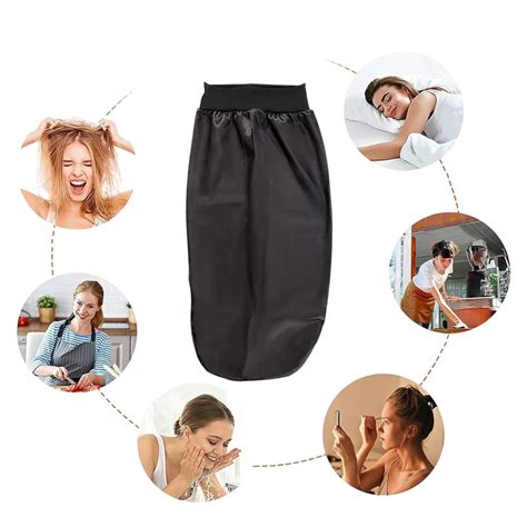 Koláž účesov celebrít s kučeravými vlasmi