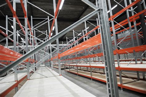 Skladové regály so 