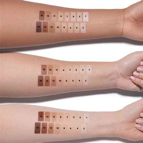 Celebrity s dokonale upraveným obočím v štýle Anastasia Beverly Hills