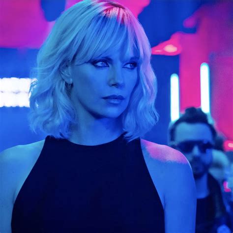 Charlize Theron ako drsná agentka Lorraine Broughton v akcii