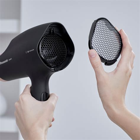 Porovnanie detailnej úpravy s technológiou OneBlade a štandardnými hrebeňmi