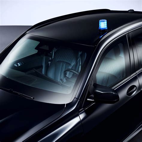 Detailný záber na znečistenú karosériu vozidla