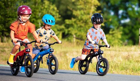Schematické znázornenie rôznych tvarov tváre s ich charakteristikami