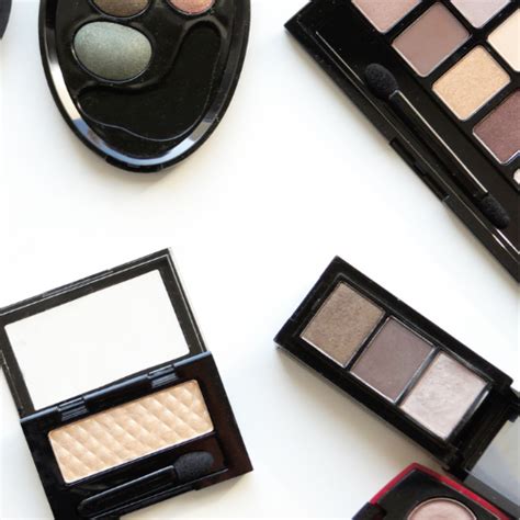 Štetce MAC na líčenie očí a obočia