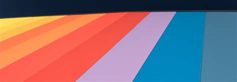 pestré farebné odtiene vlasového make-upu aplikované na prameňoch