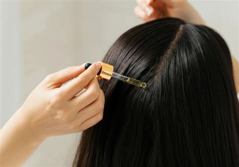 používanie profesionálneho šampónu na vlasy