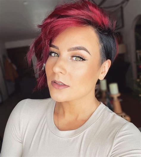rôzne varianty účesu Pixie