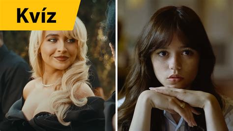 portrét mladej blond speváčky na pódiu