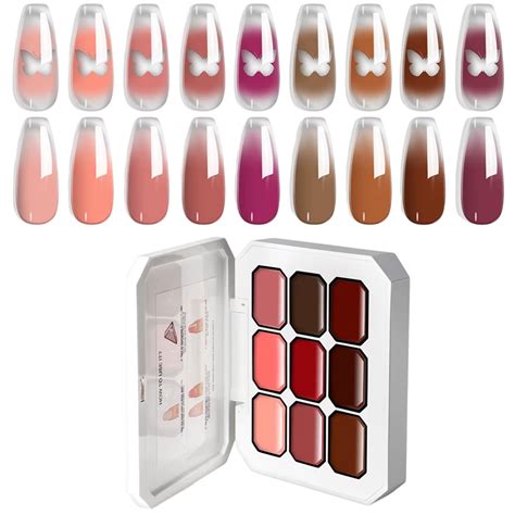 ukážka farebných odtieňov henny na vzorkovníku