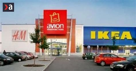 Moderné nákupné centrum v Bratislave