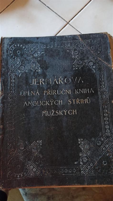 Porovnanie strihov: Ceruzkový a rozšírený