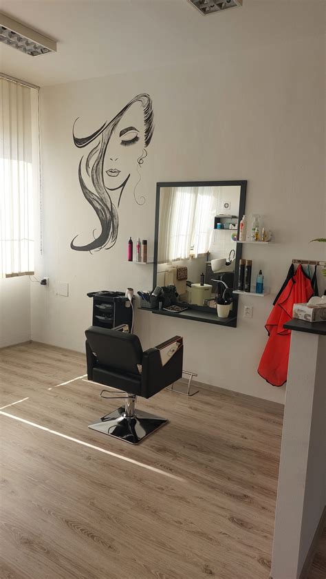 Kadernicky salon, fasada