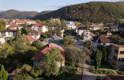 historická architektúra a rozprávkové prvky v dedine