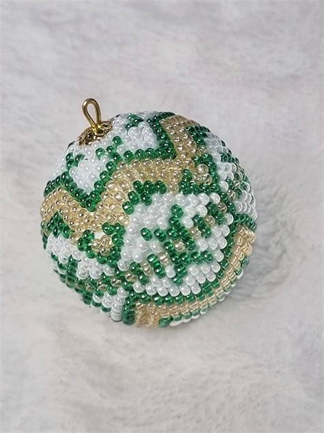 príklad dekorácie vrkočov s korálkami