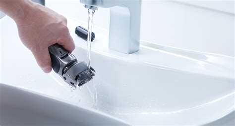 Magnetická holiaca hlava a jednoduchá údržba pod tečúcou vodou