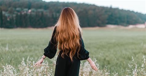 zdravé dlhé vlasy ako symbol ženskosti