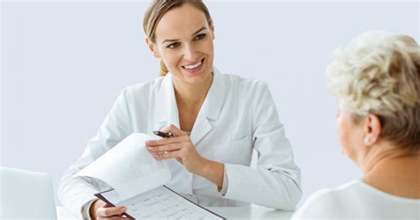 Konzultácia pred tetovaním obočia