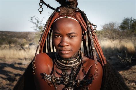 Žena z kmeňa Himba s tradičnými dredmi