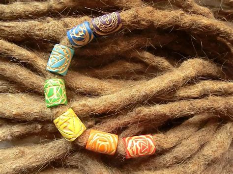 Dekorácie na dredy: korálky a ozdoby