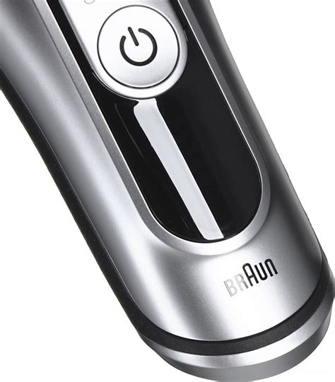 Detailný pohľad na holiacu hlavu strojčeka Braun Contour