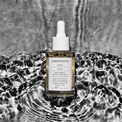 Fľaša Nanogen šampónu proti vypadávaniu vlasov