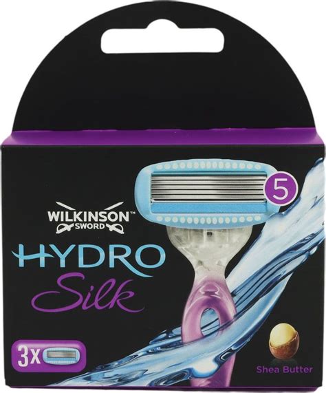 Ilustrácia klasického holiaceho strojčeka Wilkinson Sword