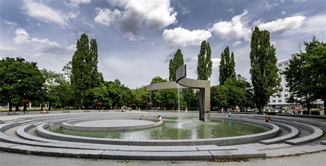 Piešťanské sochy a fontány