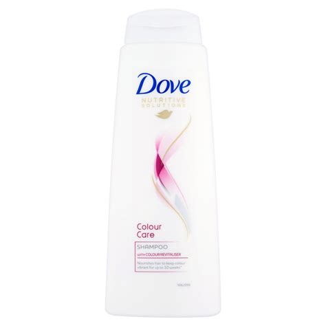 fľaštička kondicionéra Dove Colour Care v kúpeľni
