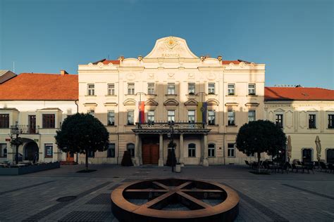 Historická Radnica na Námestí Baníkov v Rožňave