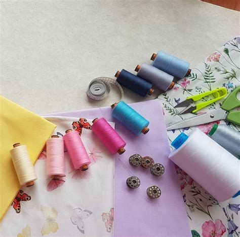 Skladanie látky na šitie čiapky