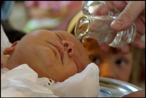 Krst dieťaťa v kostole