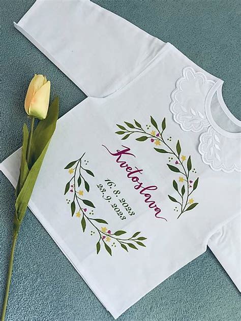 Dieťa pri krste a krstná košieľka