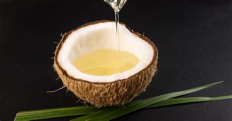 Ingrediencie šampónu TRESemmé: Vitamín B1 a kokosový olej