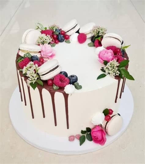 Narodeninová torta s logom Chanel