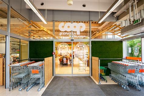 Vstup do predajne COOP Jednota